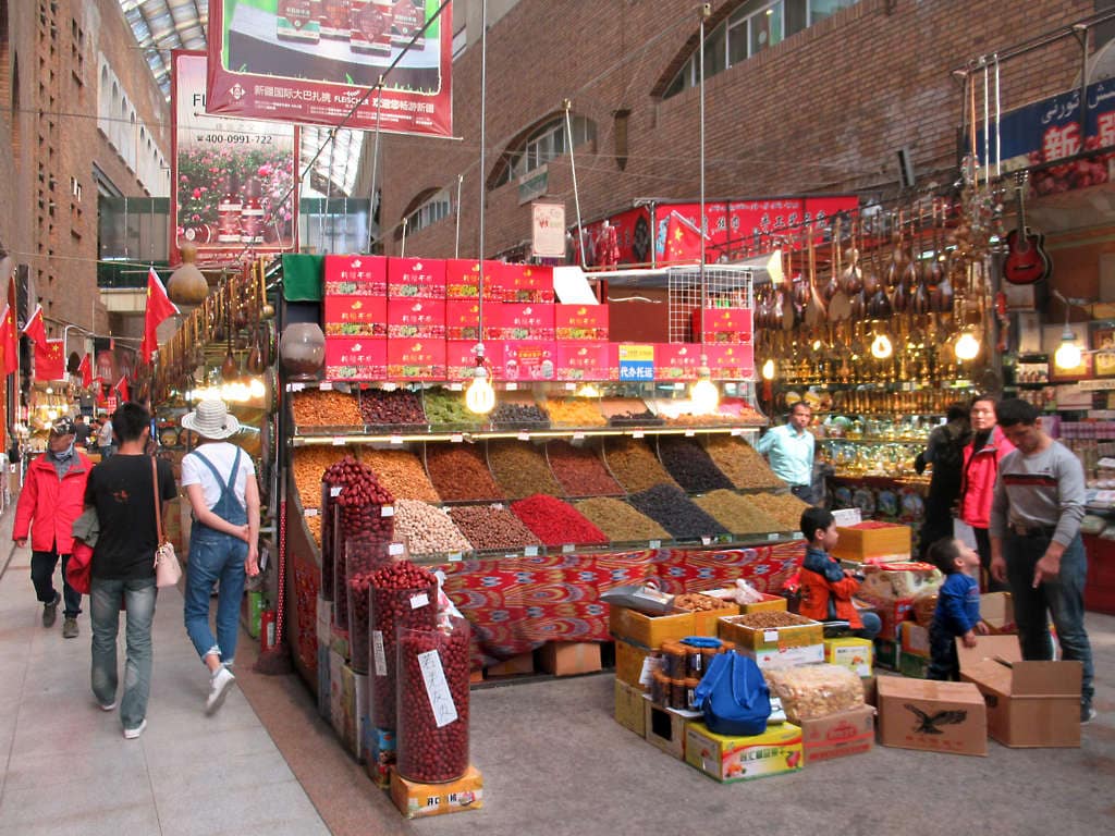 Xinjiang Silk Road Bazaar, Uyghur Cuisine & Local Life Day