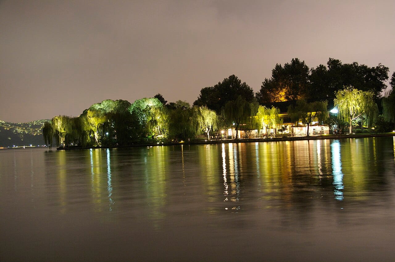 Hangzhou West Lake, Lingyin Temple & Evening Show Day